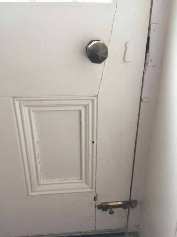 Door knob before restoration